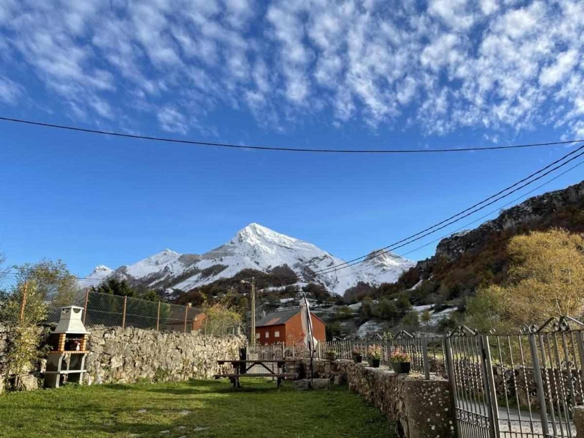 Apartamentos Rurales La Laguna Somiedo Valle de Lago Eksteriør bilde