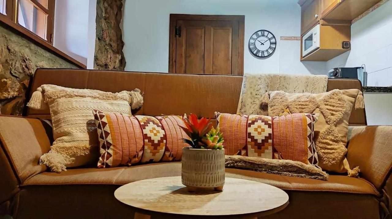 Apartamentos Rurales La Laguna Somiedo Valle de Lago Eksteriør bilde