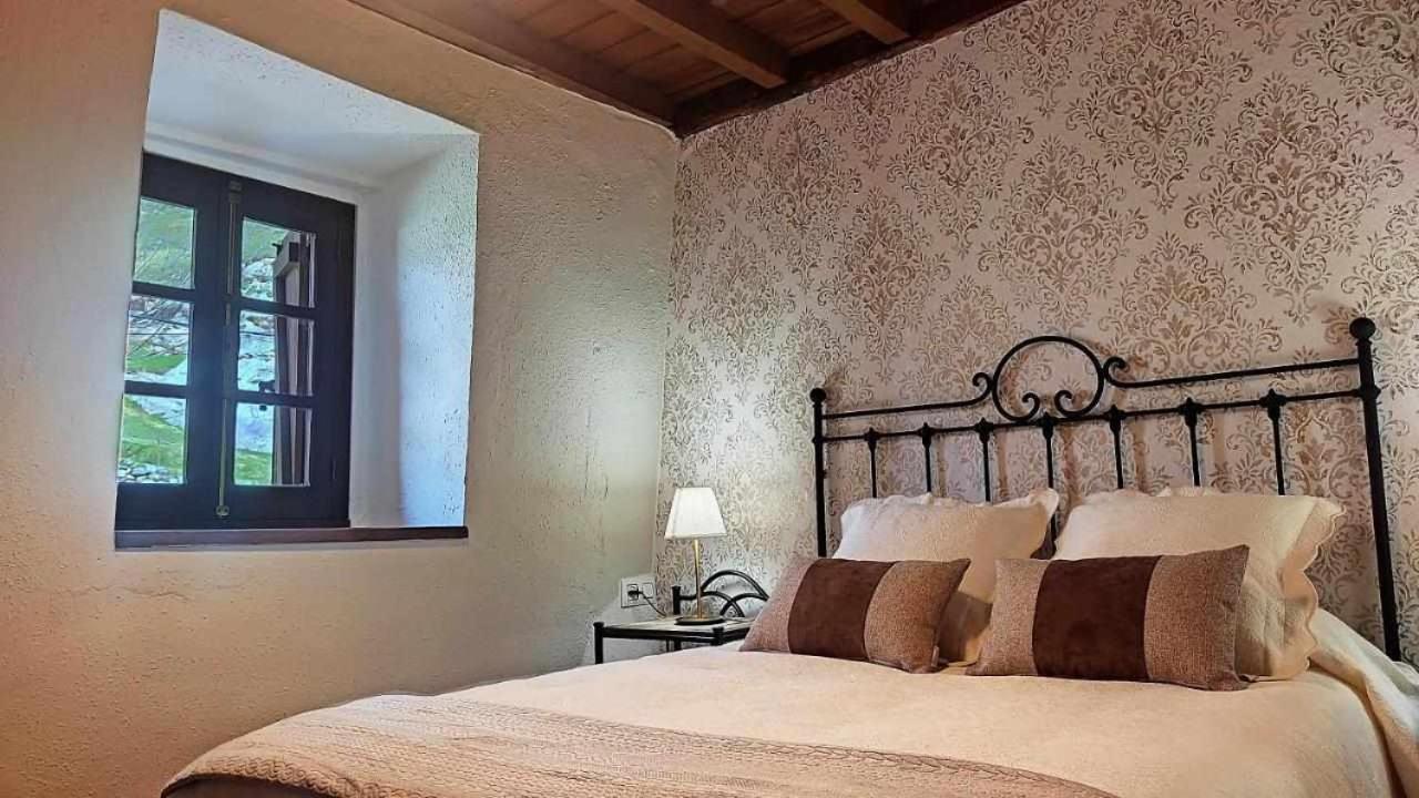 Apartamentos Rurales La Laguna Somiedo Valle de Lago Eksteriør bilde