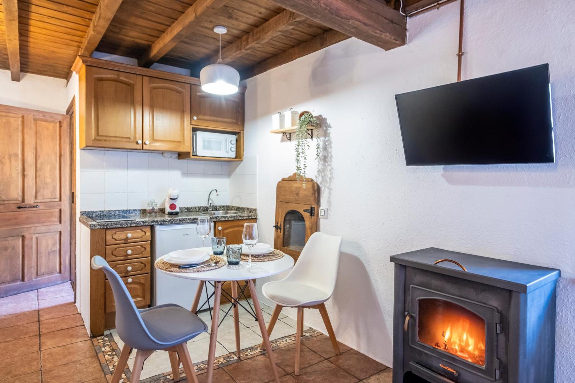 Apartamentos Rurales La Laguna Somiedo Valle de Lago Eksteriør bilde