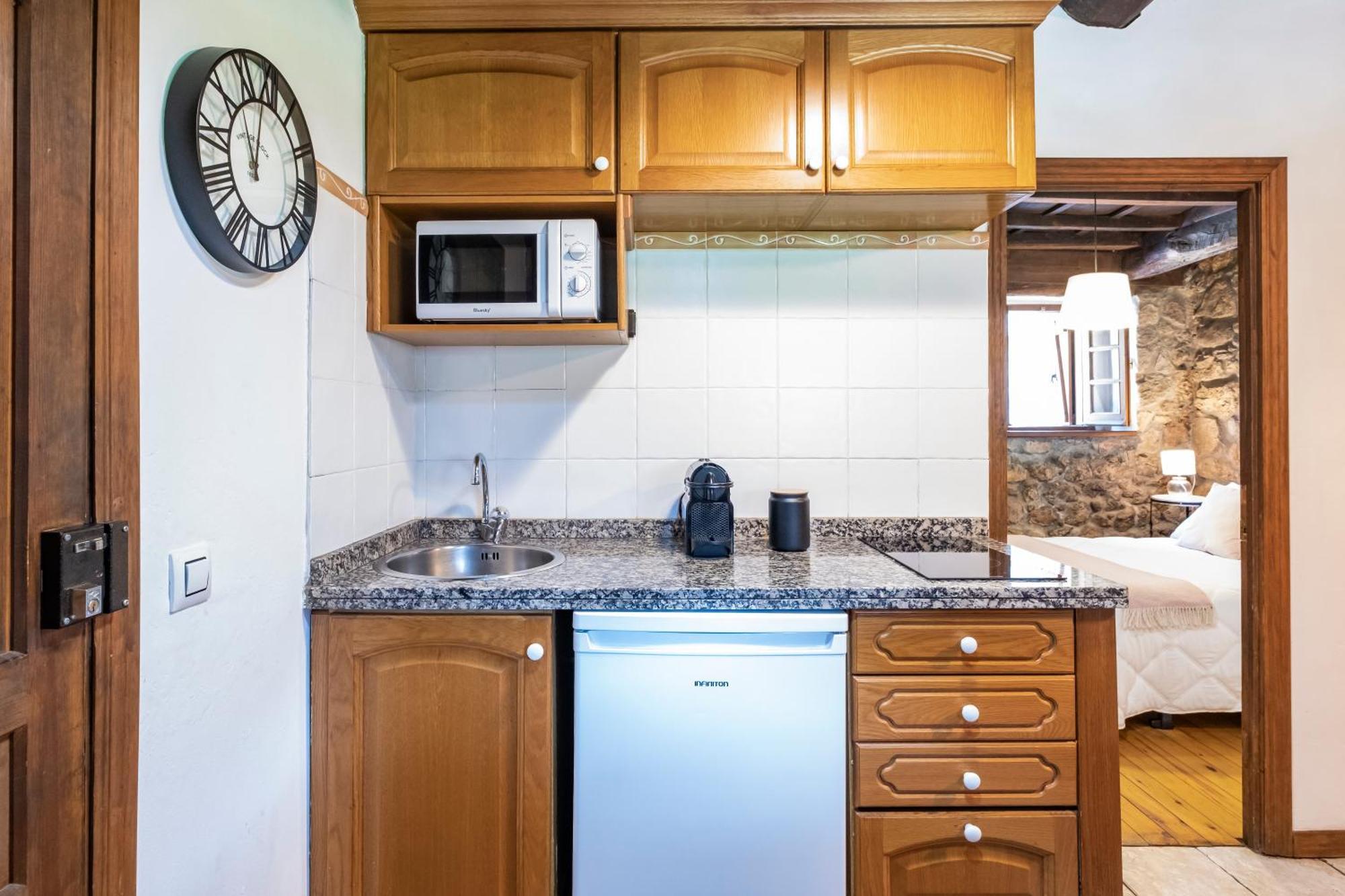 Apartamentos Rurales La Laguna Somiedo Valle de Lago Eksteriør bilde