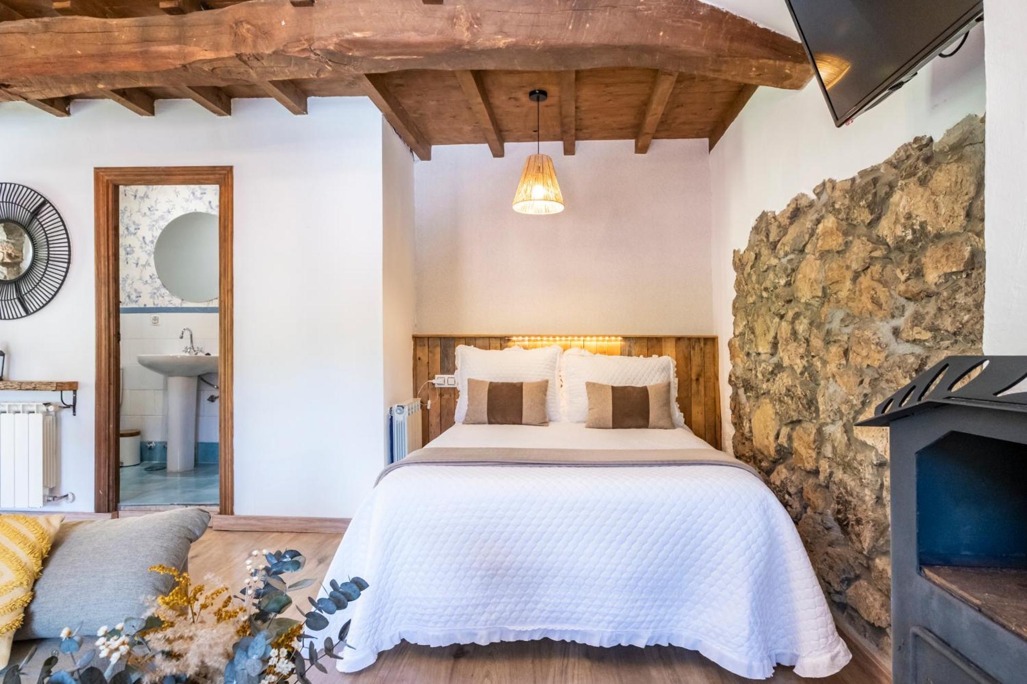 Apartamentos Rurales La Laguna Somiedo Valle de Lago Eksteriør bilde