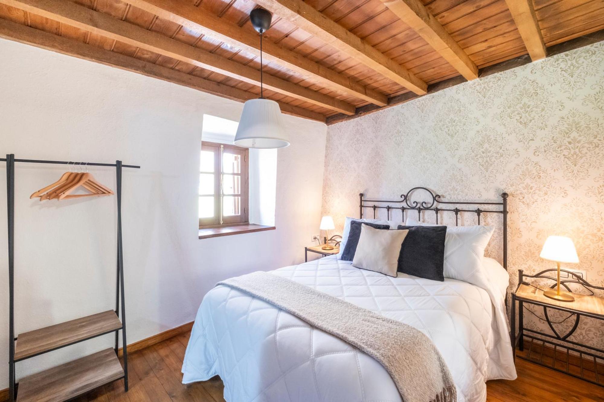 Apartamentos Rurales La Laguna Somiedo Valle de Lago Eksteriør bilde